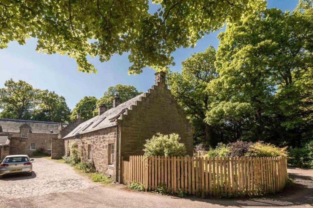 Charming 3/4 Bedroom Semi-Detached Cottage. Carberry Eksteriør bilde